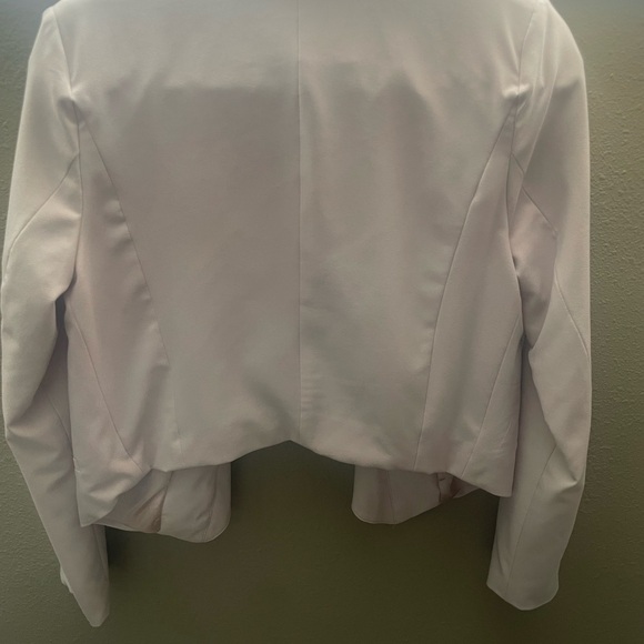 Blazer - Picture 2 of 10